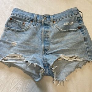 Levi 501 Shorts Light Wash